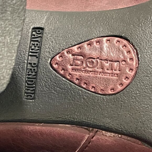 (NEW) BORN "Gillian" Stack Heel Side Zip Ankle Boot, Wine - 10 Medium - Picture 11 of 11